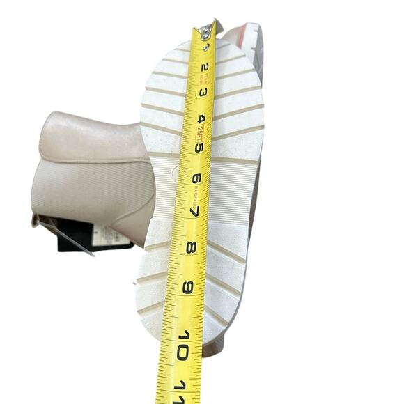 Laurel Chelsea Boots Girls size 4 Art Class New - Picture 10 of 10